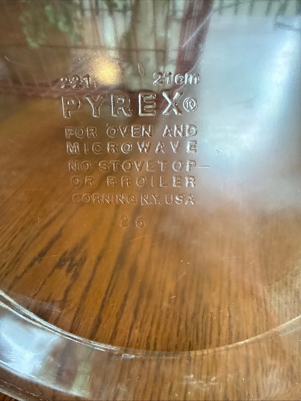 PYREX Vintage No221 8 1/4 Inch Baking Dish And Lid 624C